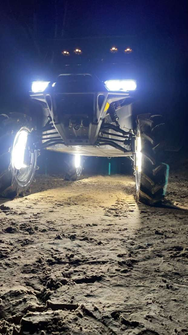 Quad Row White Portal Lights